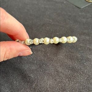 🎉4/30$🎉Elegant Pearl and Silver Bracelet